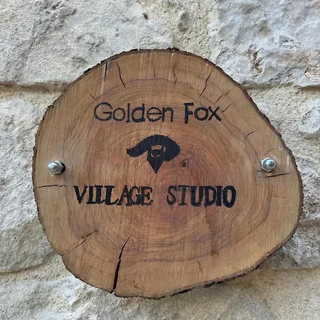 Golden Fox Village * Lákones