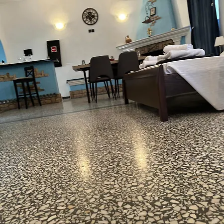 アパート Golden Fox Village *