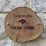 Golden Fox Village * Lákones
