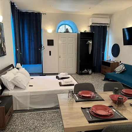 Golden Fox Village Апартаменты Lakones